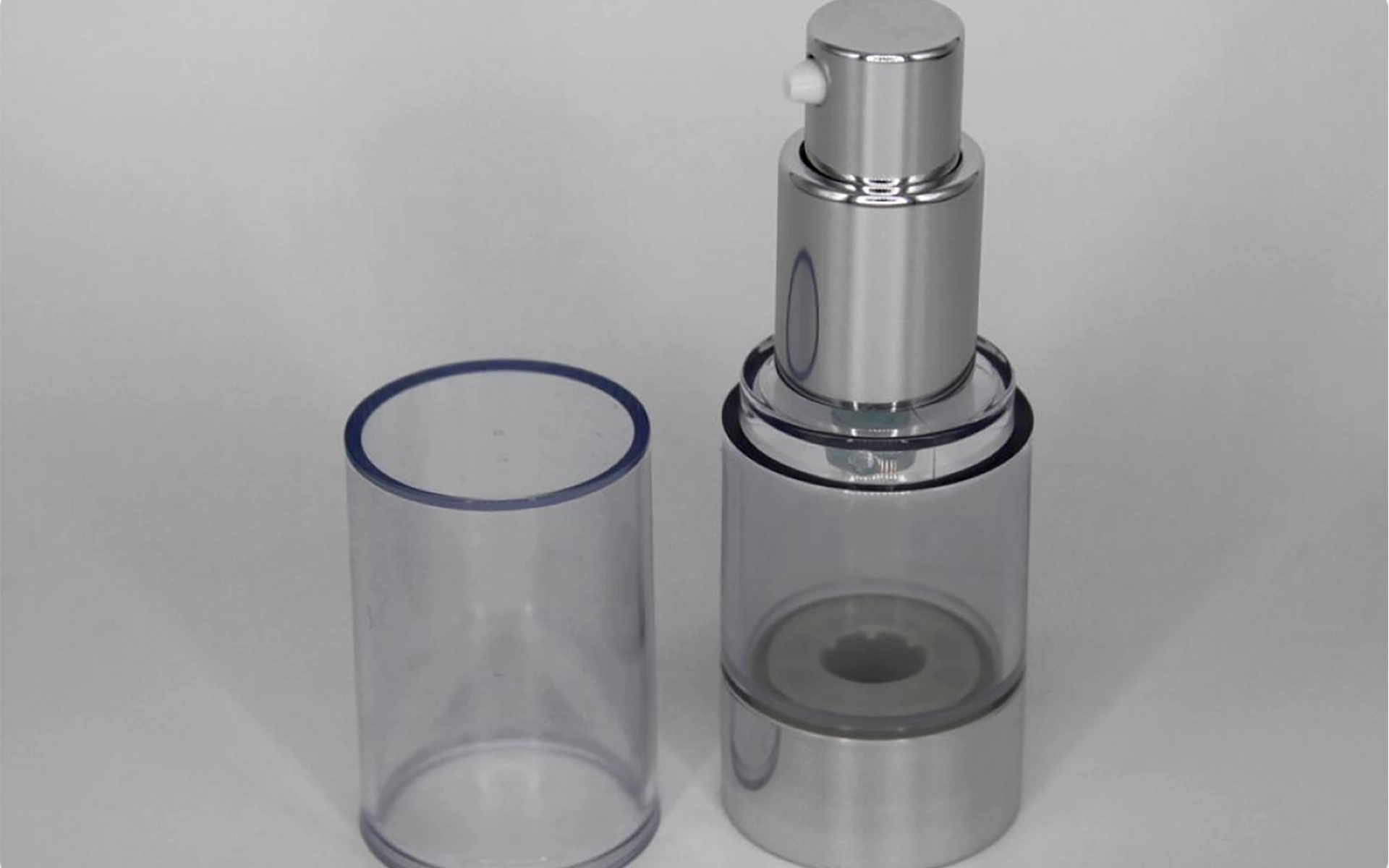 Color Matters: Clear, White, or Black Airless Pump Bottles? How to Choose